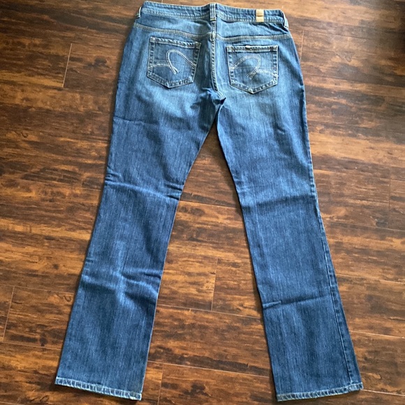 $10 SALE!!!! Maurice’s Kelli Straight Jeans - Picture 5 of 6